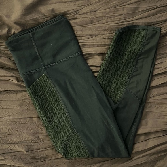 Athleta Pocket Detail Legging - Picture 2 of 5